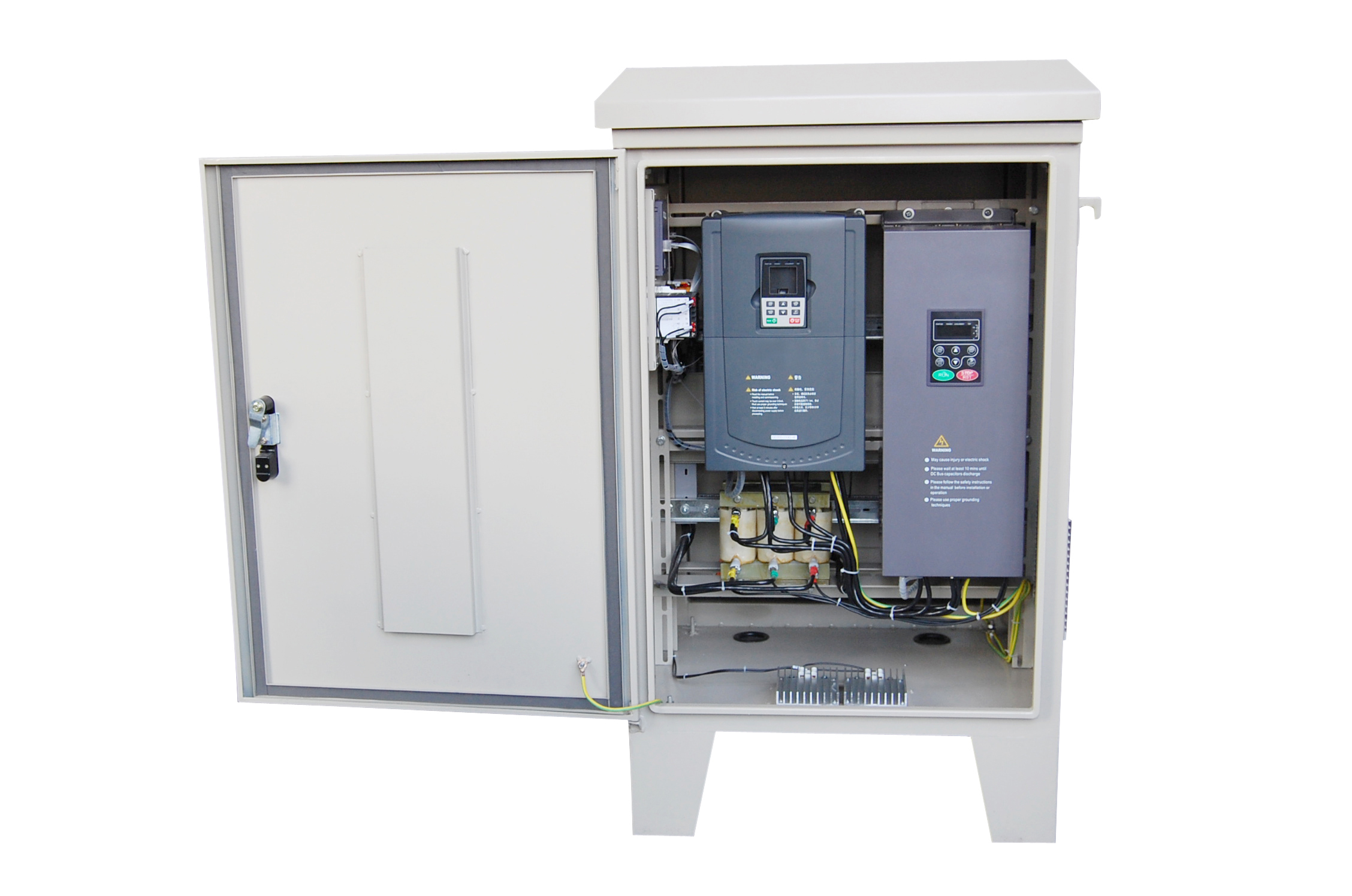 控制柜中的變頻器 控制柜中的變頻器